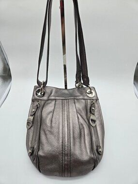 B Makowsky Metallic Leather Pewter Silver Zipper Accent Crossbody Purse Bag